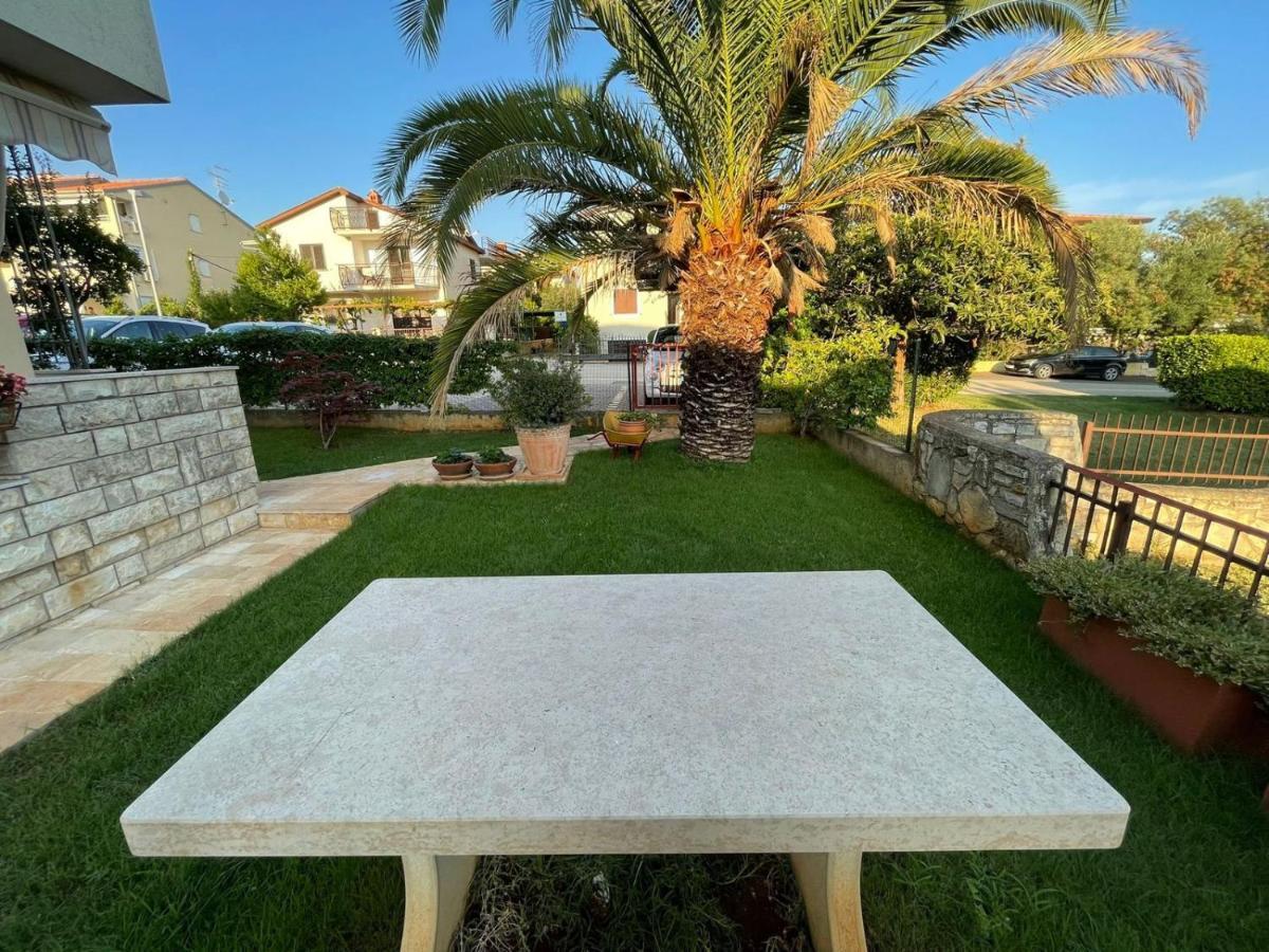Novigrad Istria Apartman Hola מראה חיצוני תמונה