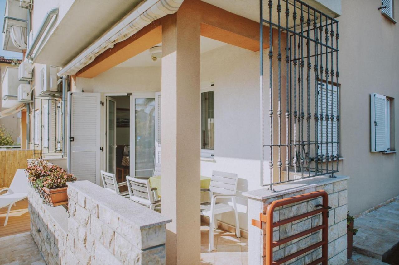 Novigrad Istria Apartman Hola מראה חיצוני תמונה