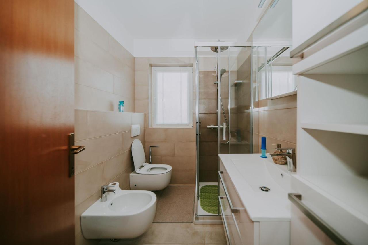 Novigrad Istria Apartman Hola מראה חיצוני תמונה